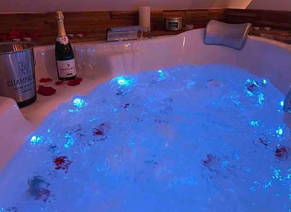 Sejour Detente Au Coeur De Macon Spa,Cine,Bouteille Offerte Exterior foto